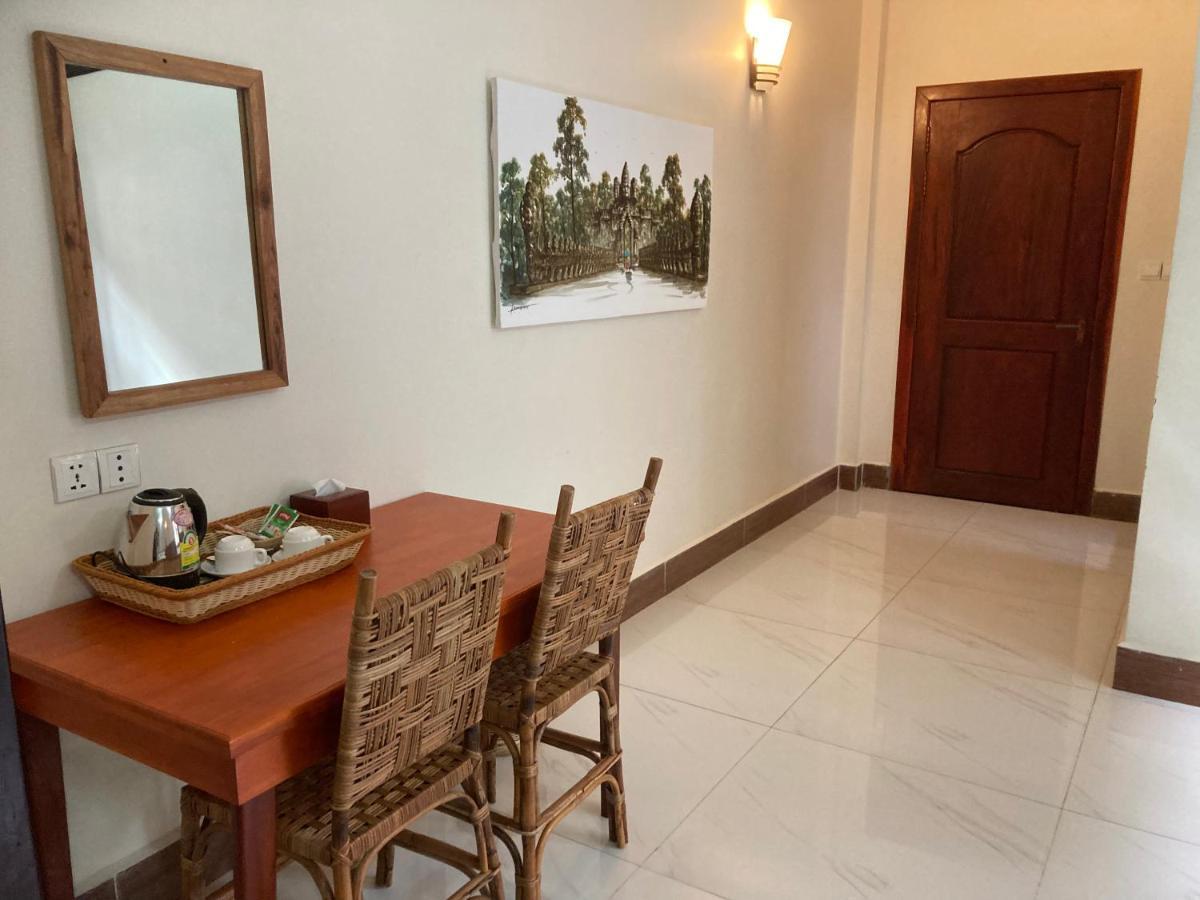 Lily Pad Boutique Hotel Siem Reap Exterior photo